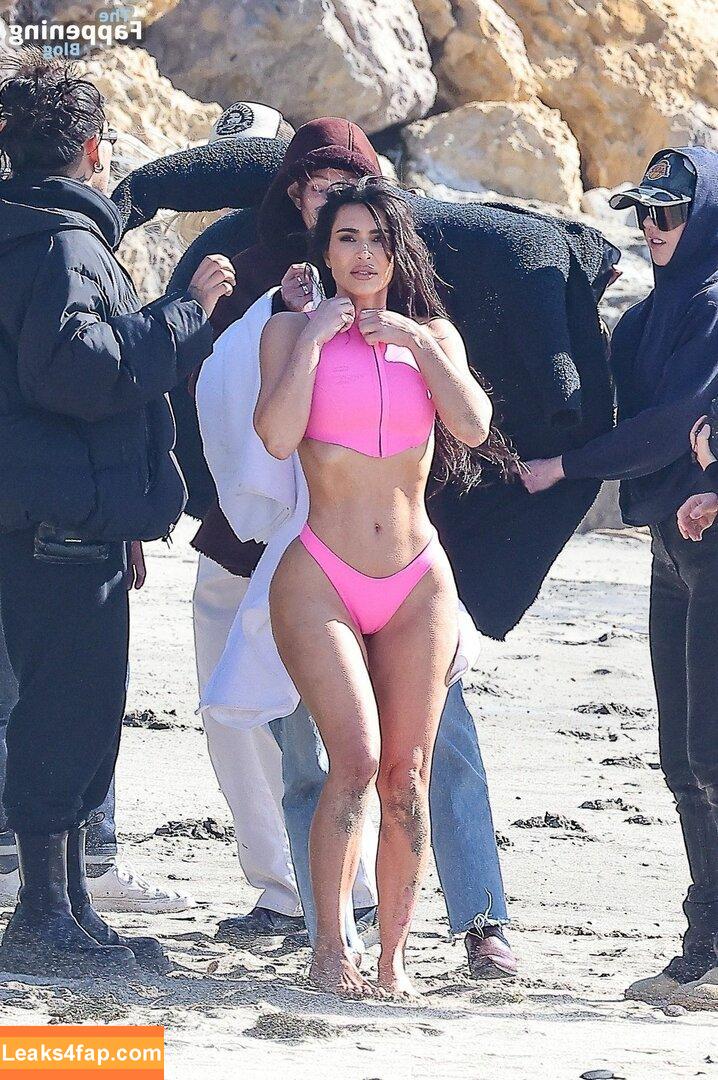 Kim Kardashian / https: / kimkadarshian / kimkardashian leaked photo photo #0588