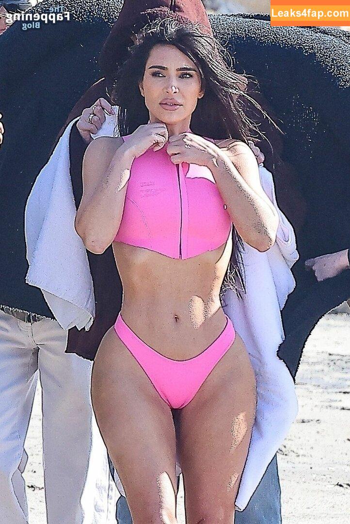 Kim Kardashian / https: / kimkadarshian / kimkardashian leaked photo photo #0591