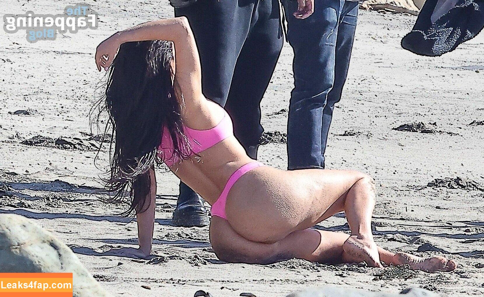 Kim Kardashian / https: / kimkadarshian / kimkardashian leaked photo photo #0592