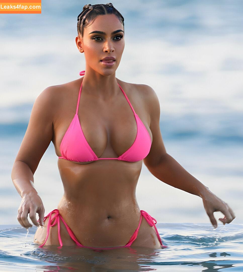 Kim Kardashian / https: / kimkadarshian / kimkardashian leaked photo photo #0609