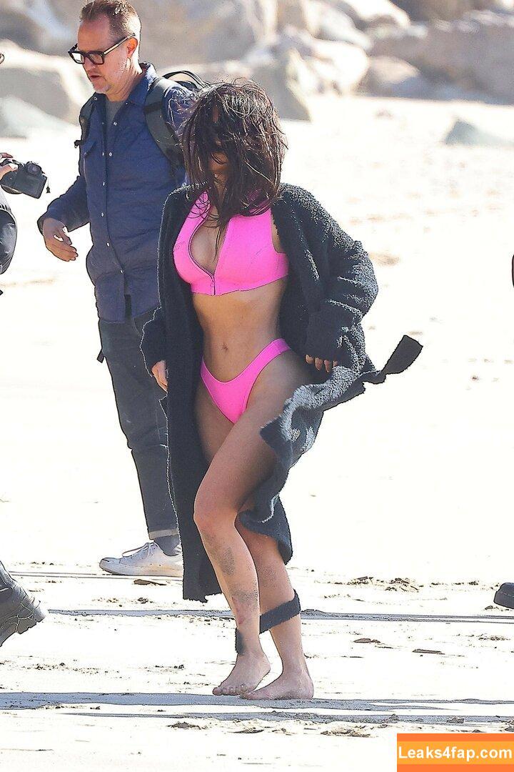 Kim Kardashian / https: / kimkadarshian / kimkardashian leaked photo photo #0637