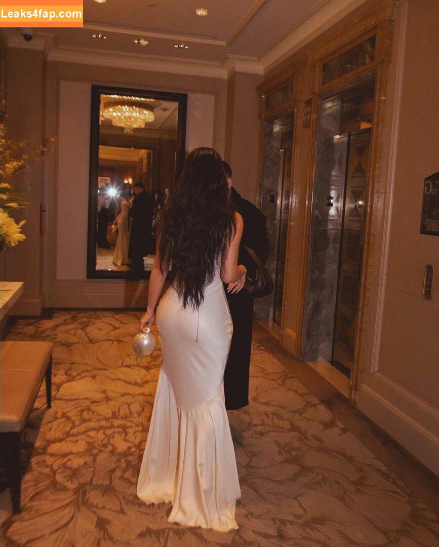 Kim Kardashian / https: / kimkadarshian / kimkardashian leaked photo photo #0689