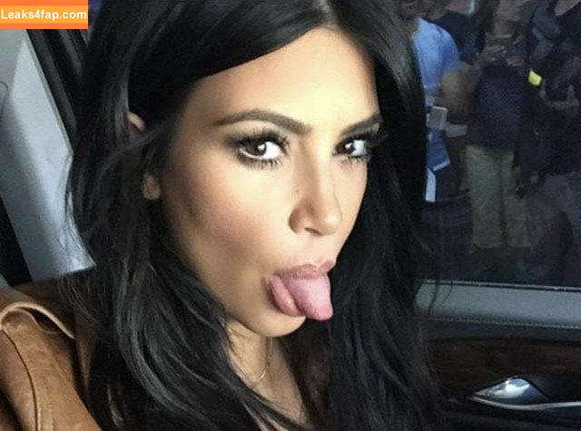 Kim Kardashian / https: / kimkadarshian / kimkardashian leaked photo photo #0733