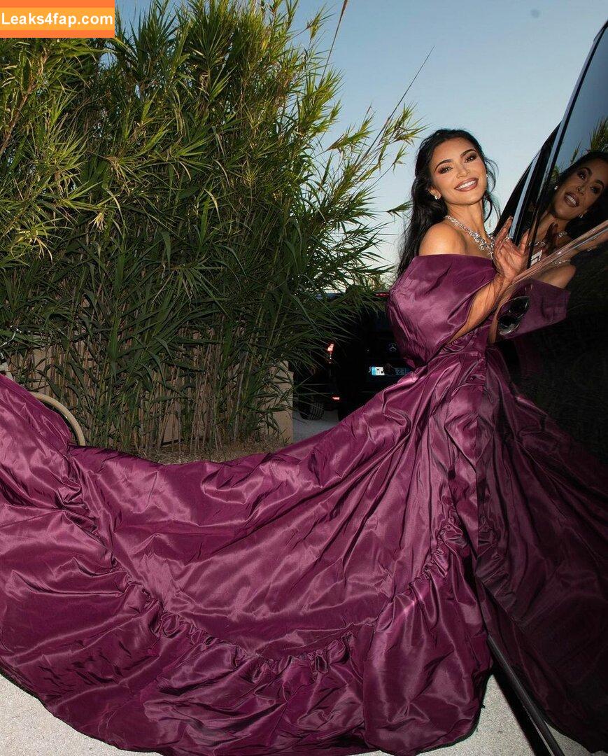 Kim Kardashian / https: / kimkadarshian / kimkardashian leaked photo photo #0790