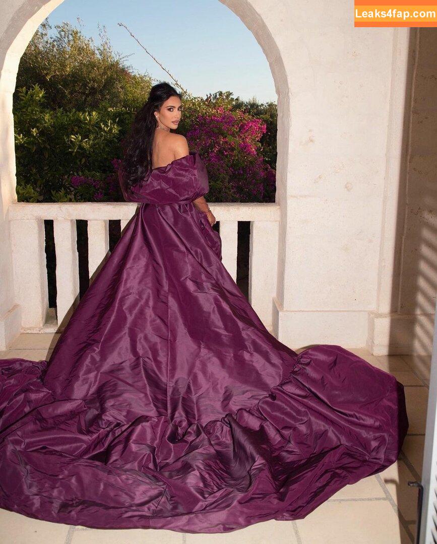 Kim Kardashian / https: / kimkadarshian / kimkardashian leaked photo photo #0794