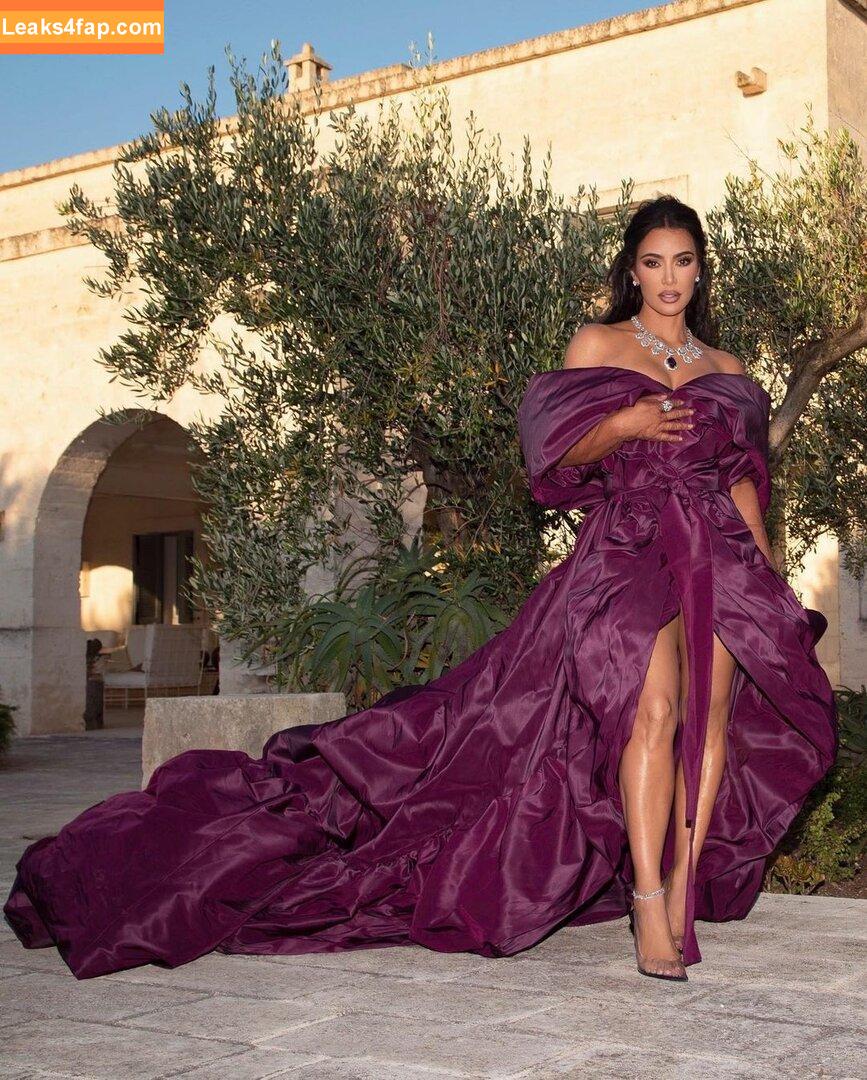 Kim Kardashian / https: / kimkadarshian / kimkardashian leaked photo photo #0798