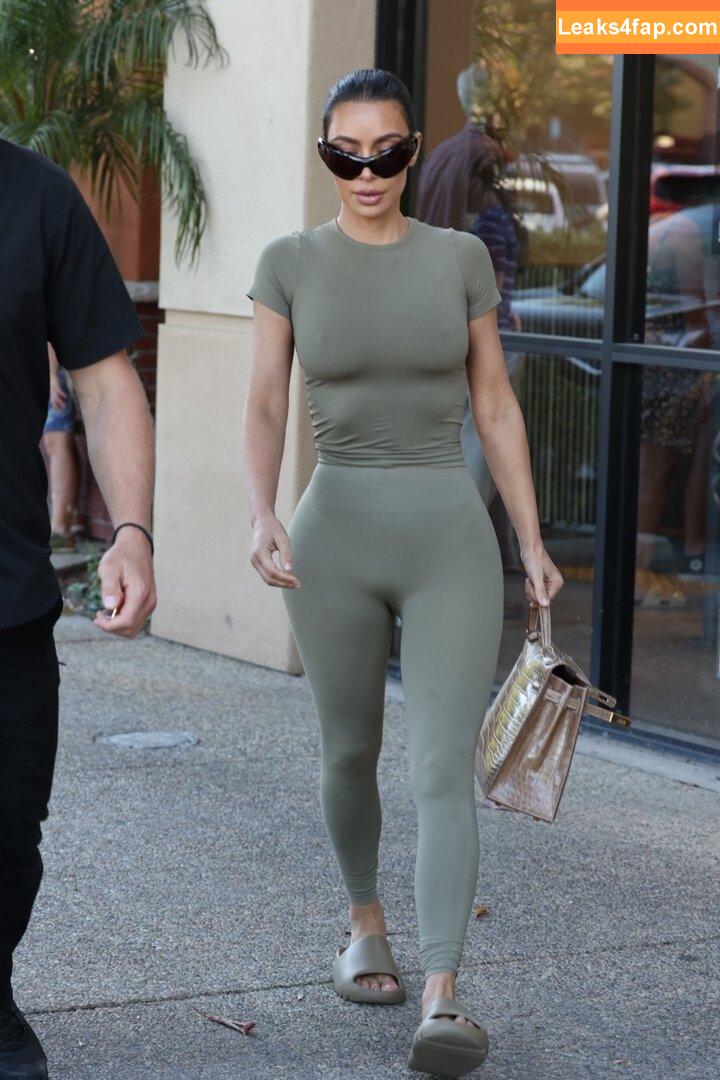 Kim Kardashian / https: / kimkadarshian / kimkardashian leaked photo photo #0871