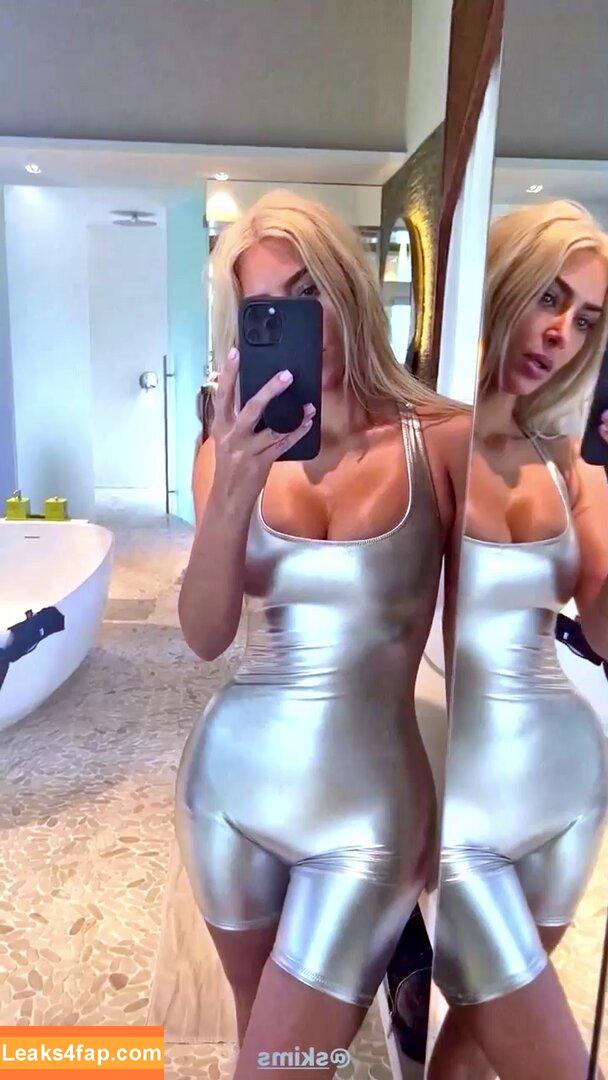 Kim Kardashian / https: / kimkadarshian / kimkardashian leaked photo photo #0904