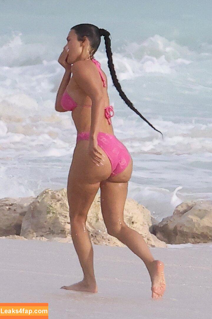 Kim Kardashian / https: / kimkadarshian / kimkardashian leaked photo photo #0917