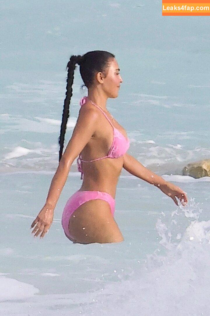 Kim Kardashian / https: / kimkadarshian / kimkardashian leaked photo photo #0921