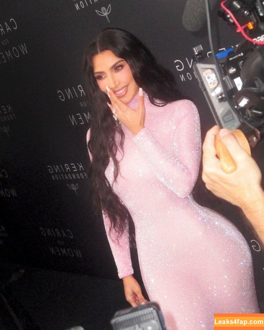 Kim Kardashian / https: / kimkadarshian / kimkardashian leaked photo photo #0937