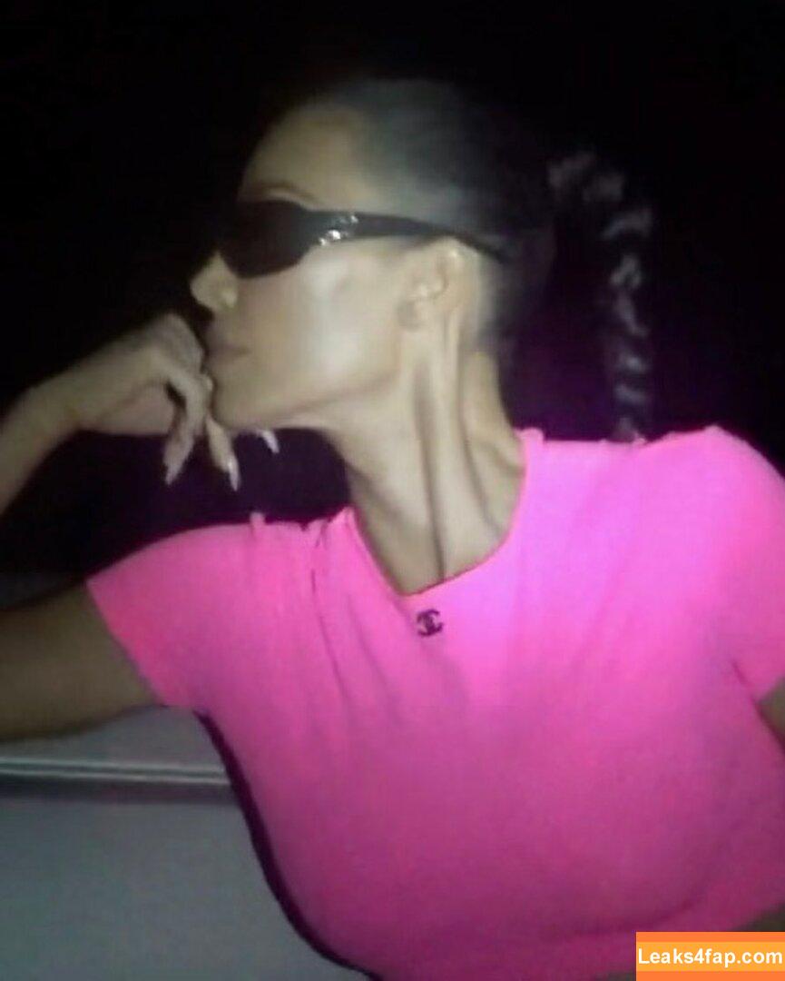 Kim Kardashian / https: / kimkadarshian / kimkardashian leaked photo photo #0978