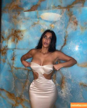 Kim Kardashian photo #0015
