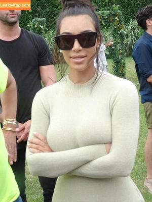Kim Kardashian photo #0027