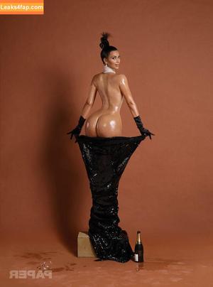 Kim Kardashian photo #0051