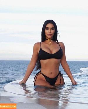 Kim Kardashian photo #0058