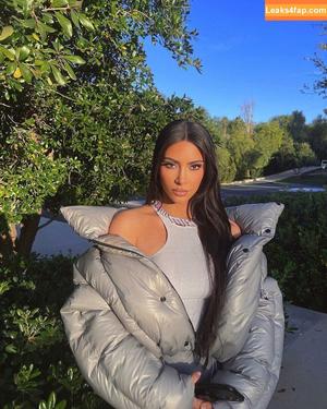 Kim Kardashian photo #0113