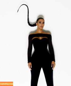 Kim Kardashian photo #0116
