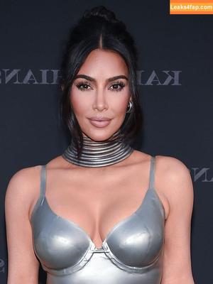 Kim Kardashian photo #0146