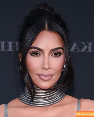 Kim Kardashian photo #0152
