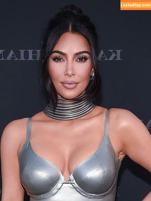 Kim Kardashian photo #0156