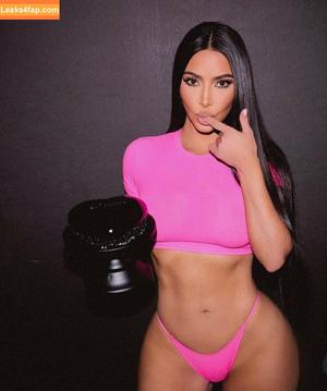Kim Kardashian photo #0171