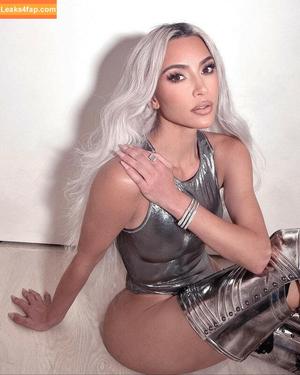 Kim Kardashian photo #0222