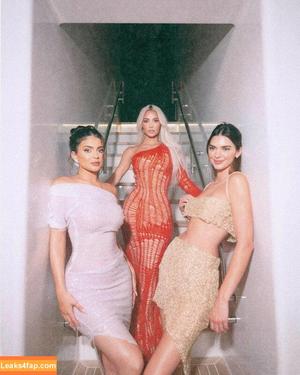 Kim Kardashian photo #0224