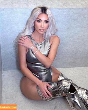 Kim Kardashian photo #0225