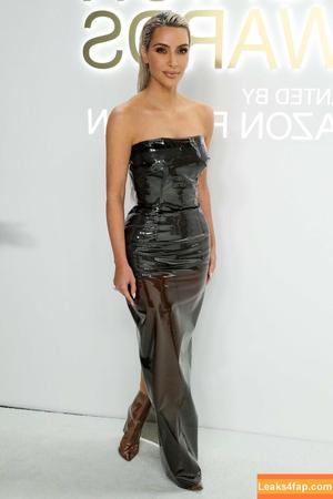 Kim Kardashian photo #0288