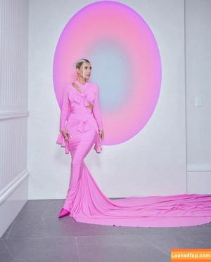 Kim Kardashian photo #0311