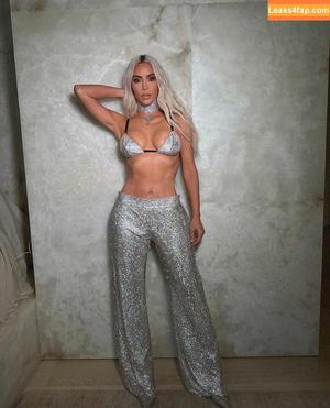 Kim Kardashian photo #0337