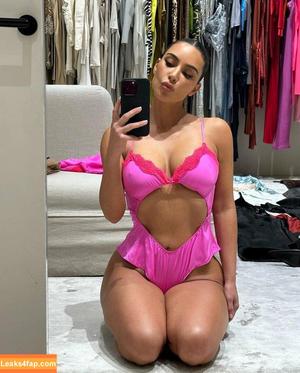 Kim Kardashian photo #0403