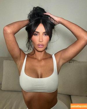 Kim Kardashian photo #0408