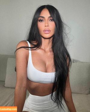 Kim Kardashian photo #0410