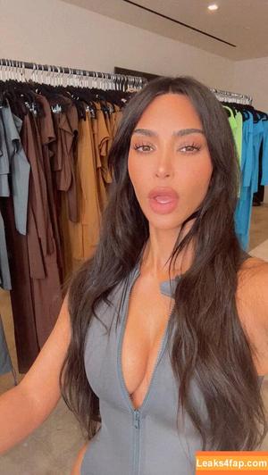 Kim Kardashian photo #0464