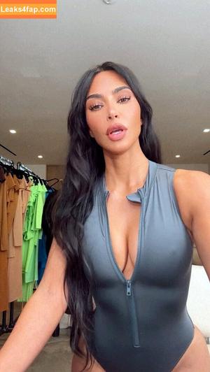 Kim Kardashian photo #0469