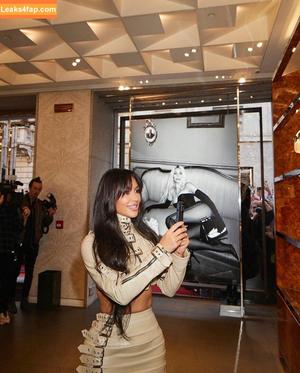 Kim Kardashian photo #0495