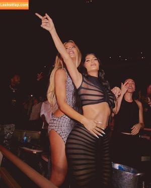 Kim Kardashian photo #0674