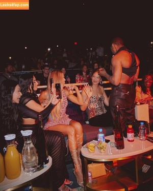 Kim Kardashian photo #0679