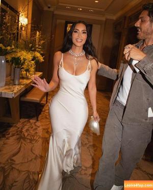 Kim Kardashian photo #0688