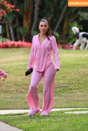 Kim Kardashian photo #0702