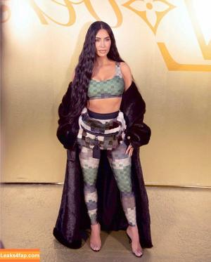 Kim Kardashian photo #0716