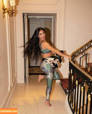 Kim Kardashian photo #0717