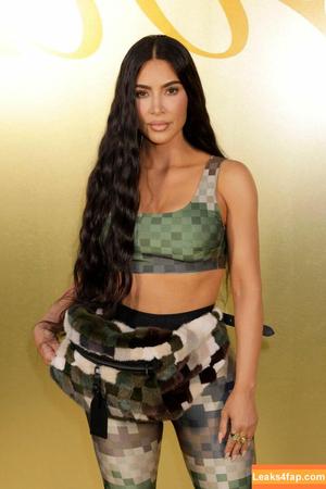 Kim Kardashian photo #0718