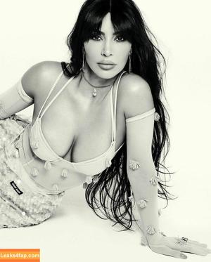 Kim Kardashian photo #0722