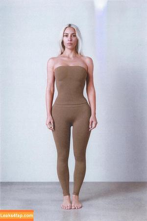 Kim Kardashian photo #0805
