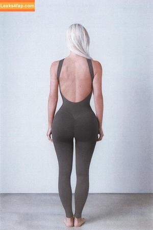 Kim Kardashian photo #0809