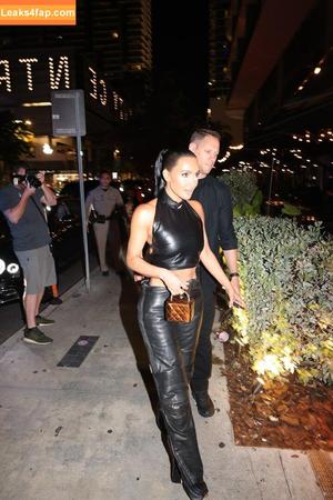 Kim Kardashian photo #0827