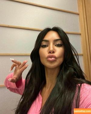 Kim Kardashian photo #0843